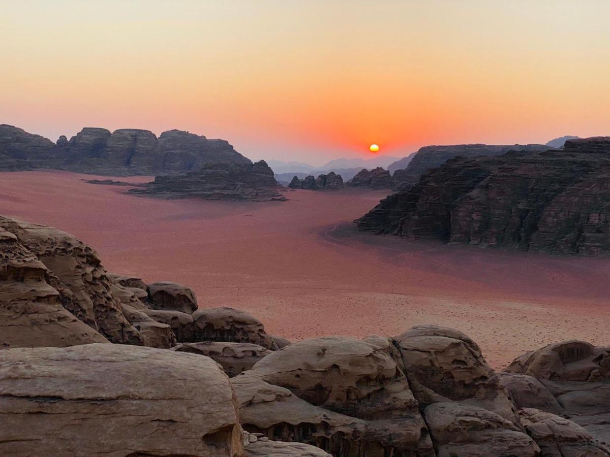Golden Day Hotel Wadi Rum Exterior photo