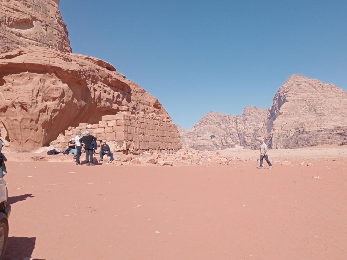 Golden Day Hotel Wadi Rum Exterior photo