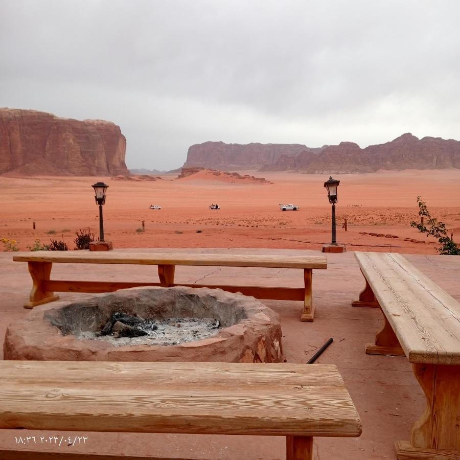 Golden Day Hotel Wadi Rum Exterior photo