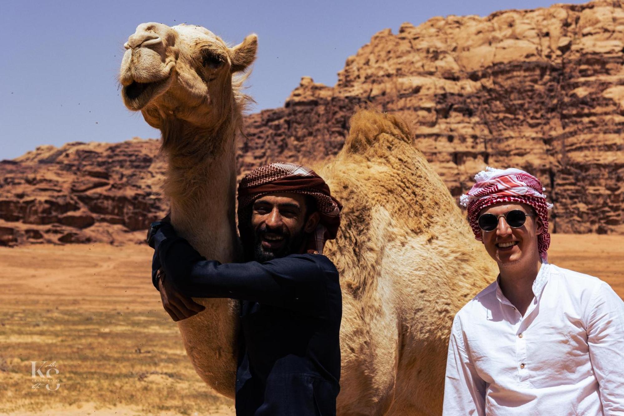 Golden Day Hotel Wadi Rum Exterior photo