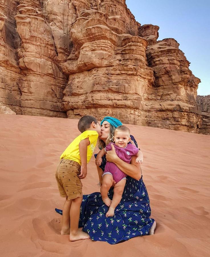 Golden Day Hotel Wadi Rum Exterior photo